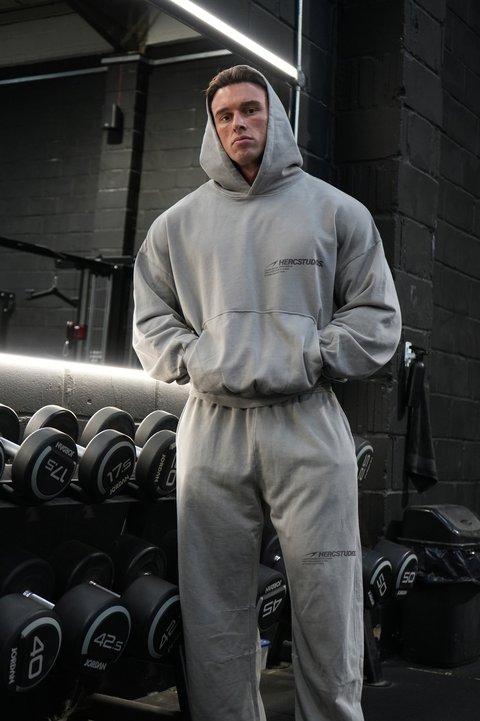 HERCSTUDIOS Boxy Hoodie model fit reference in Light Grey - straight-on front