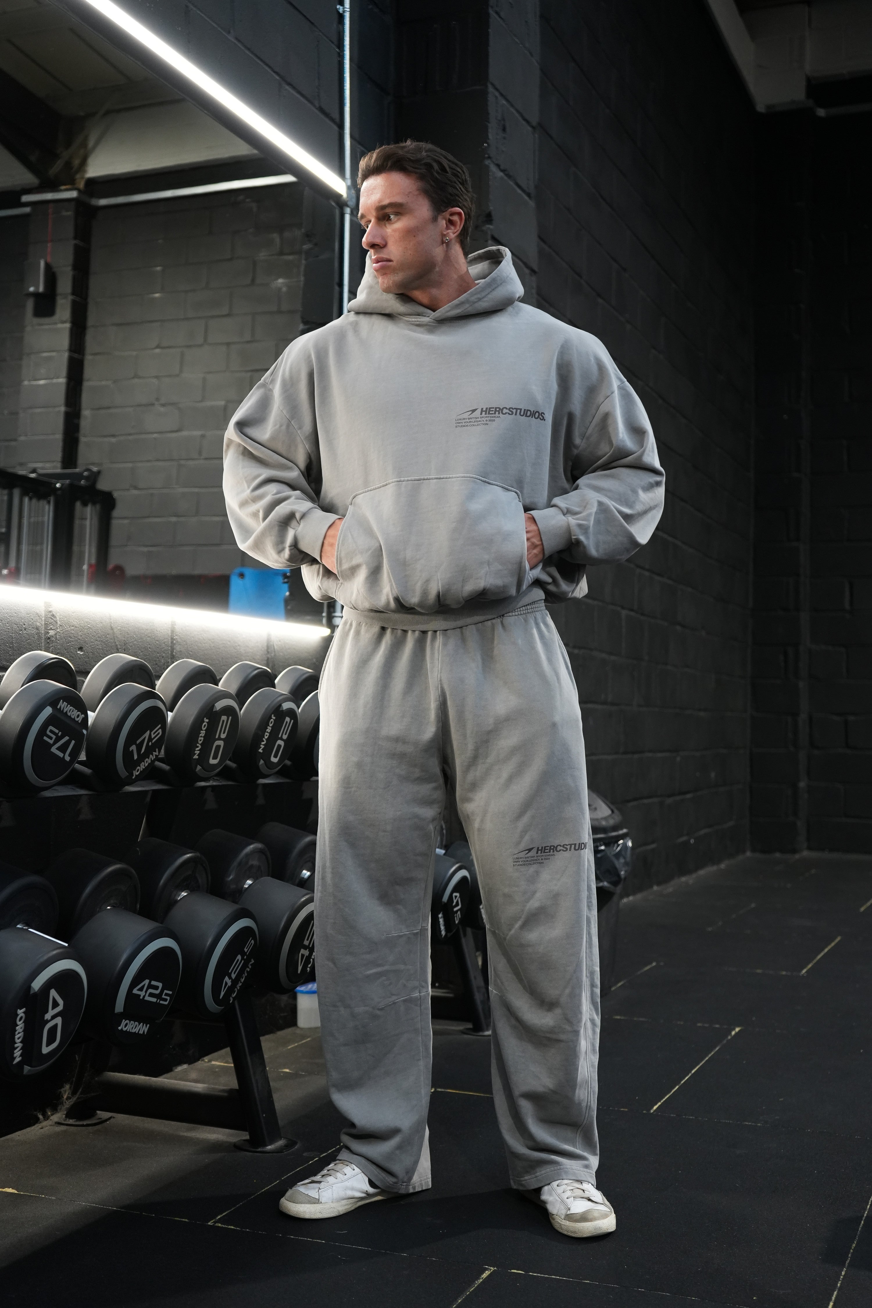 HERCSTUDIOS Boxy Hoodie model fit reference in Light Grey - full-length front