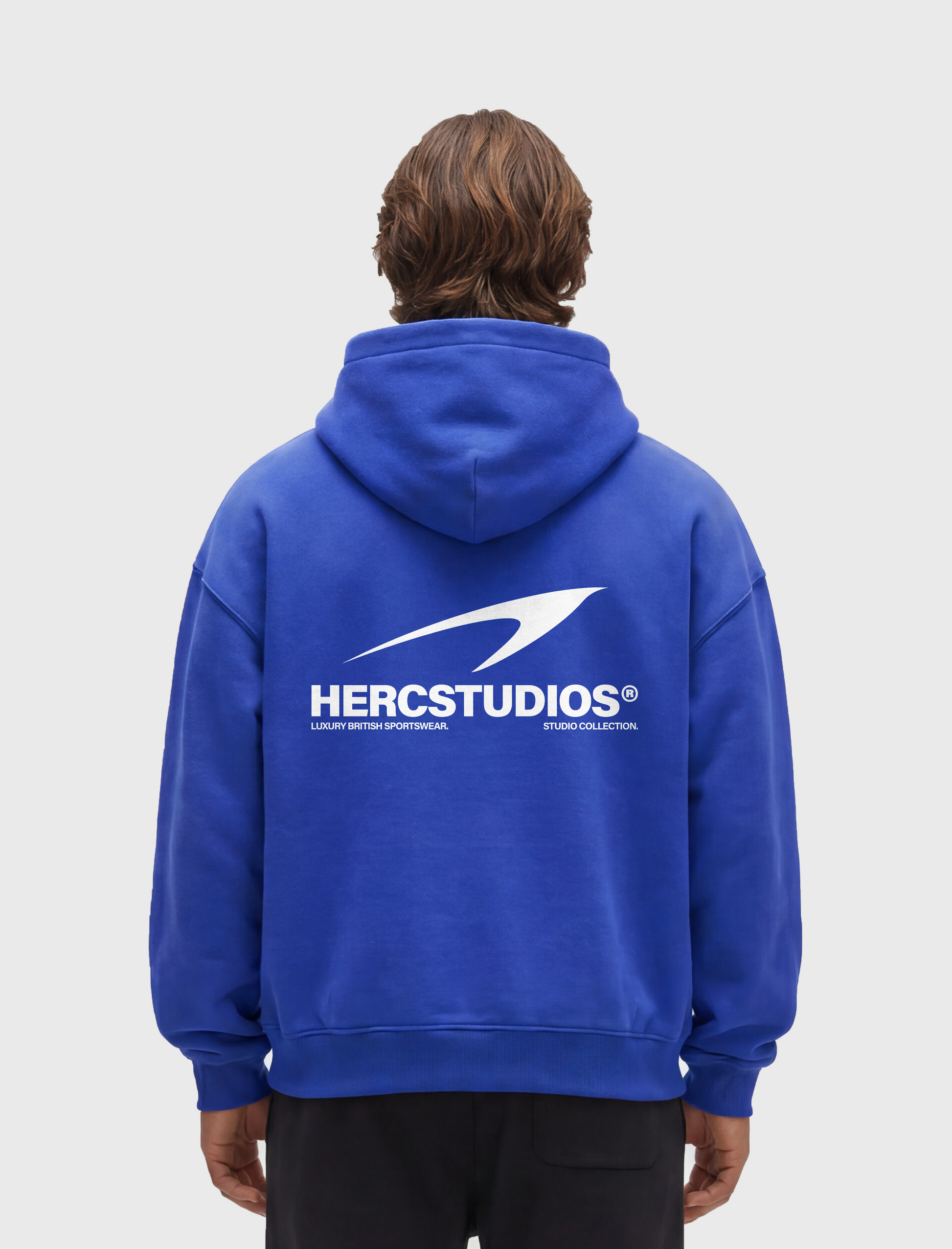 HERCSTUDIOS Hoodie - Klein Blue model back