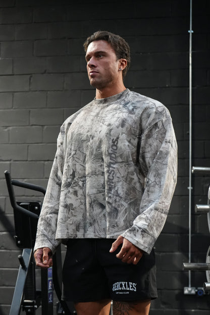 HERCSTUDIOS CAMO LONG SLEEVE - Tree Camo model front view